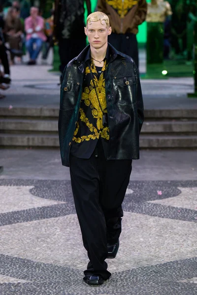 Look 35